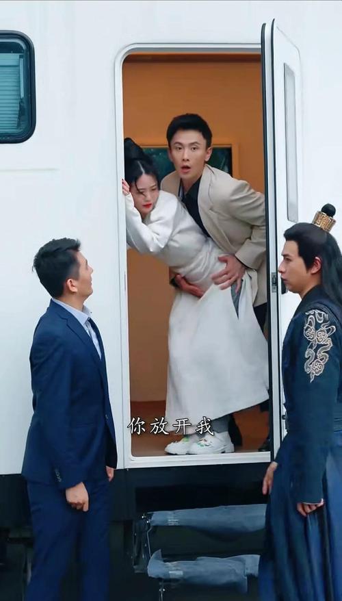 皇后娘娘来打工短剧免费观看完整版第一集,皇后娘娘来打工短剧免费观看完整版第一集